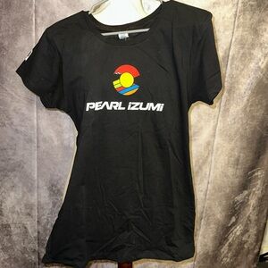 Women’s L Pearl Izumi Colorado Tee